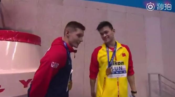 又一选手拒绝合影！孙杨霸气回应：Youloser！Imwin
