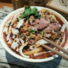 我只吃小面！打卡了这家手工粉后我真香了