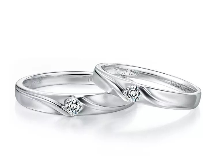 18k金和铂金镶的钻石图片,铂金和18k金镶嵌钻石哪个好