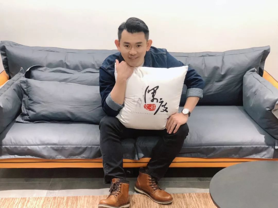 直播李响,记者采访李响