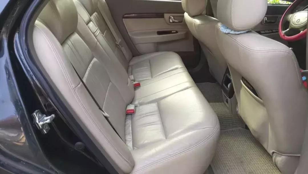 开了十年的君威要不要卖,开了两万公里的君威还能卖多少钱