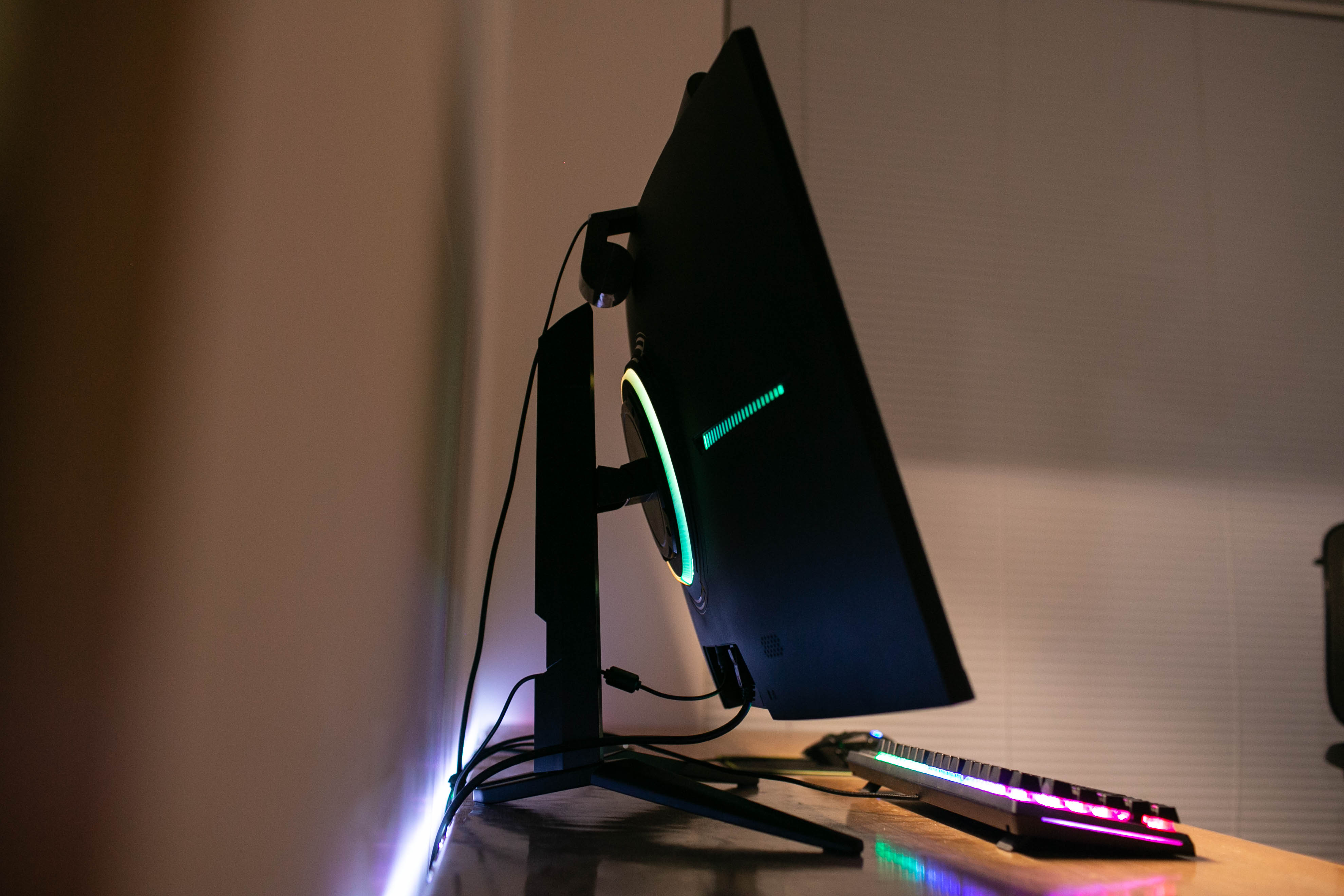 微星pag304cqr显示器测评,微星mag321qr显示器测评