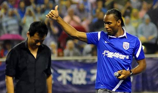 上海申花球迷哭了视频回放,申花1比9赛后虹口体育场采访