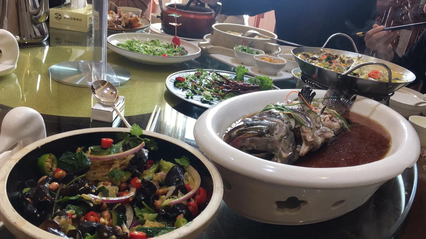 97岁老人摔倒骨折,90岁爷爷摔骨折怎么办