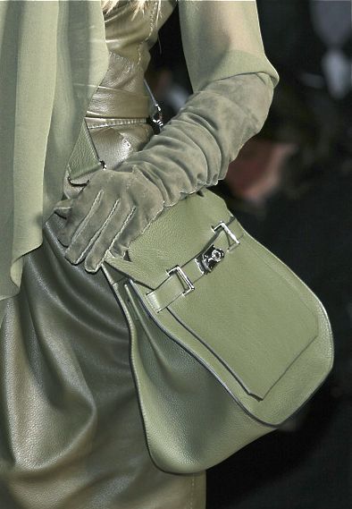 南宁买包包去哪里买呢,爱马仕kelly和铂金的区别