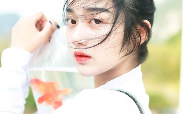 十二星座谁最惹水瓶女,十二星座中哪些星座女最有魅力