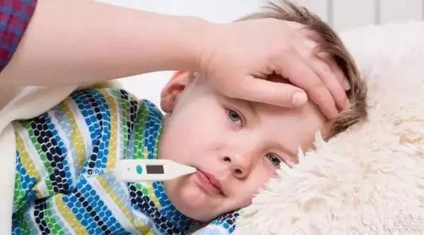 小孩受风寒几岁可以刮痧,小孩反复高烧刮痧可以连续刮几天