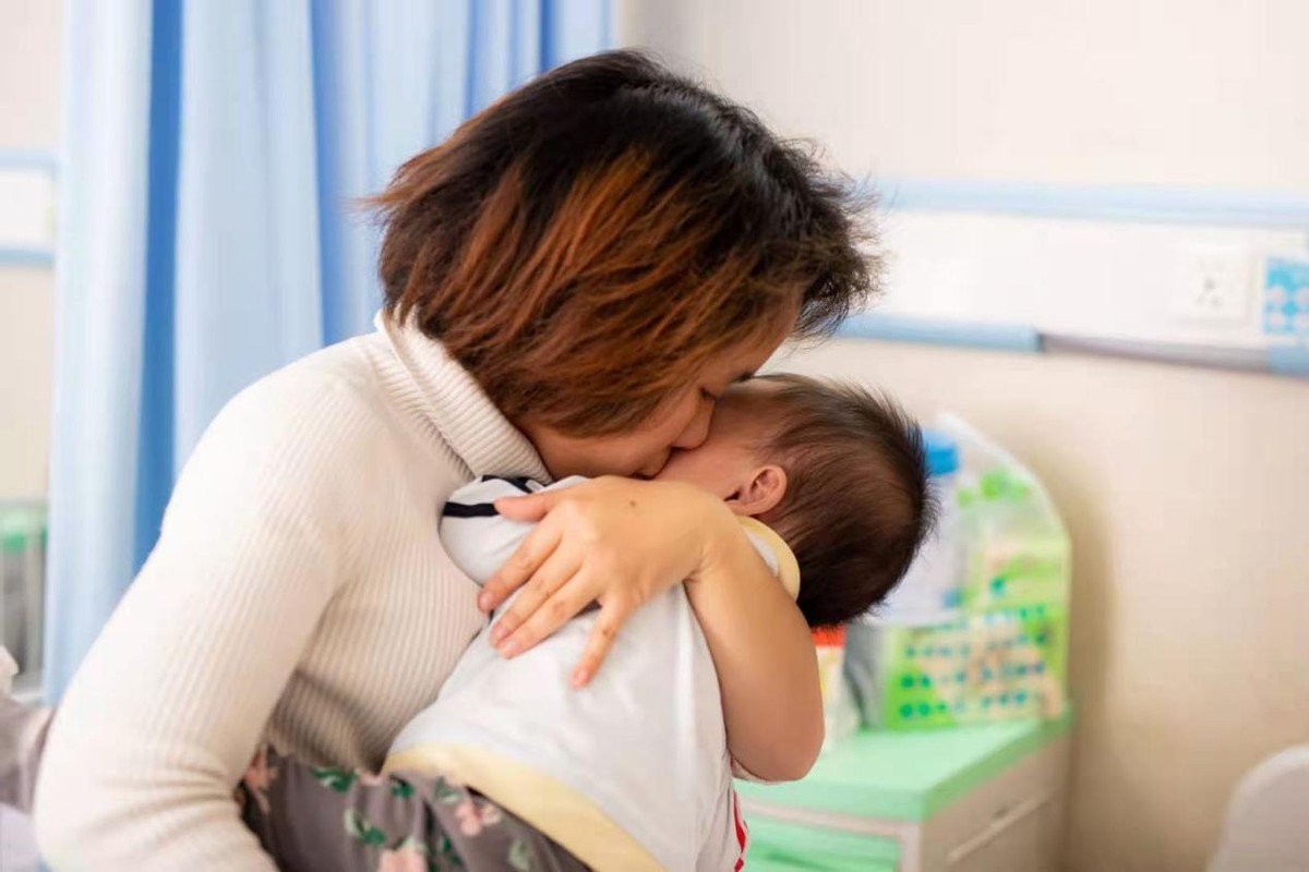 备孕13年生龙凤胎早产,孕妇生下龙凤胎住进重症监护室