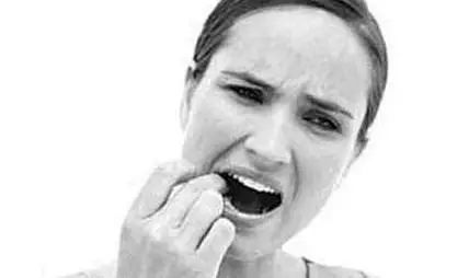 口腔溃疡初期如何防止溃疡恶化,出现口腔溃疡牢记4个方法