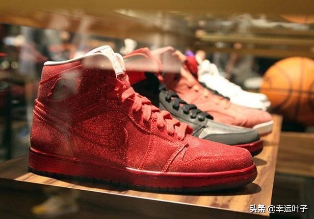 耐克穿真穿假有什么不一样,你穿的阿迪耐克是假货吗