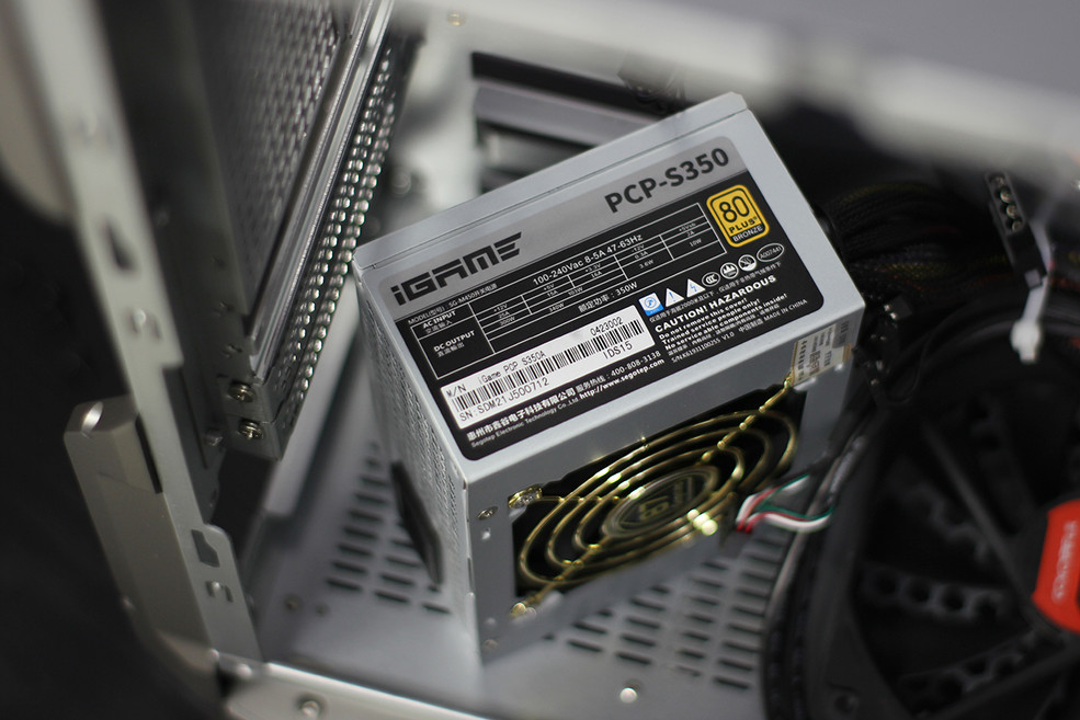 电竞新势力的显示器,七彩虹igame系列主机