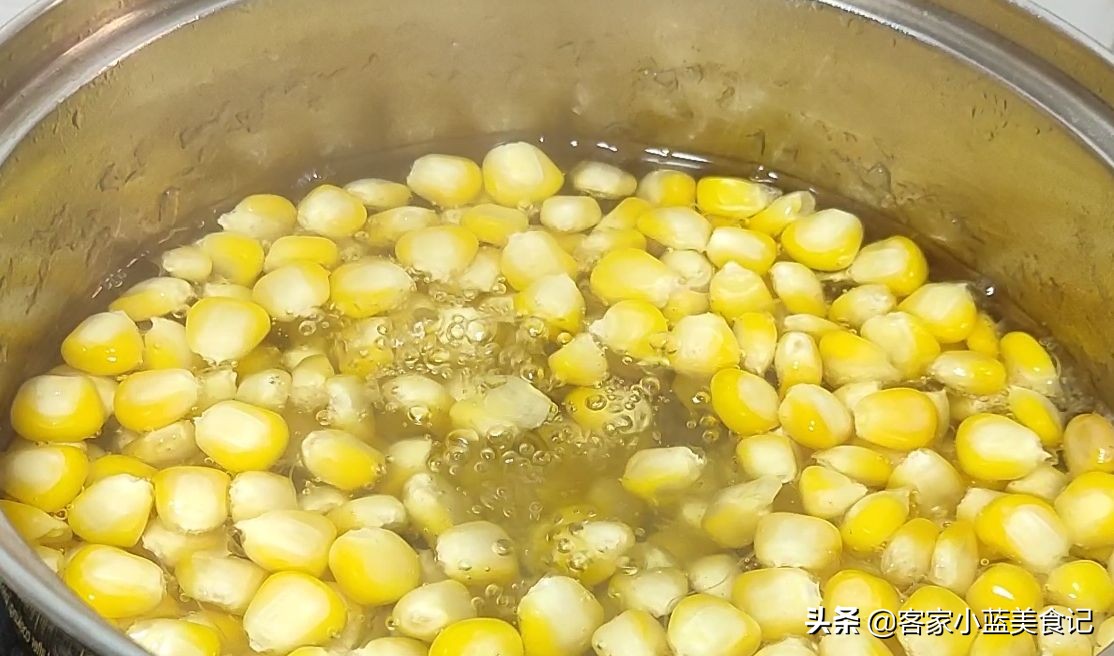 广州早茶店里的玉米饼怎么做,广东早茶香煎玉米饼不用皮