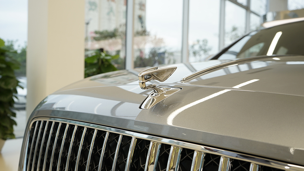 宾利飞驰2024款是立标还是平标,运动宾利飞驰