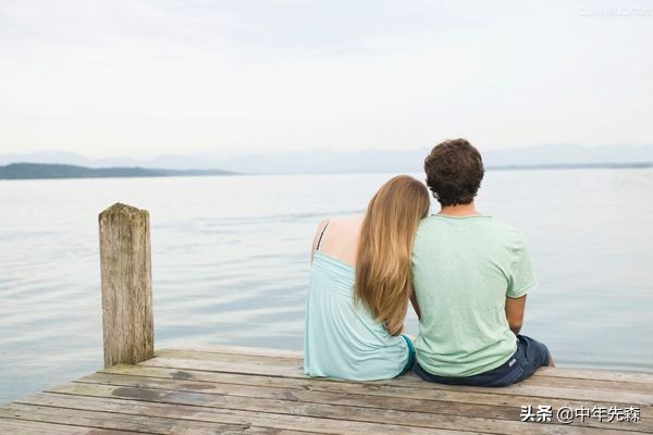 女友身边异性太多没有安全感,女友总说没有安全感和幸福感