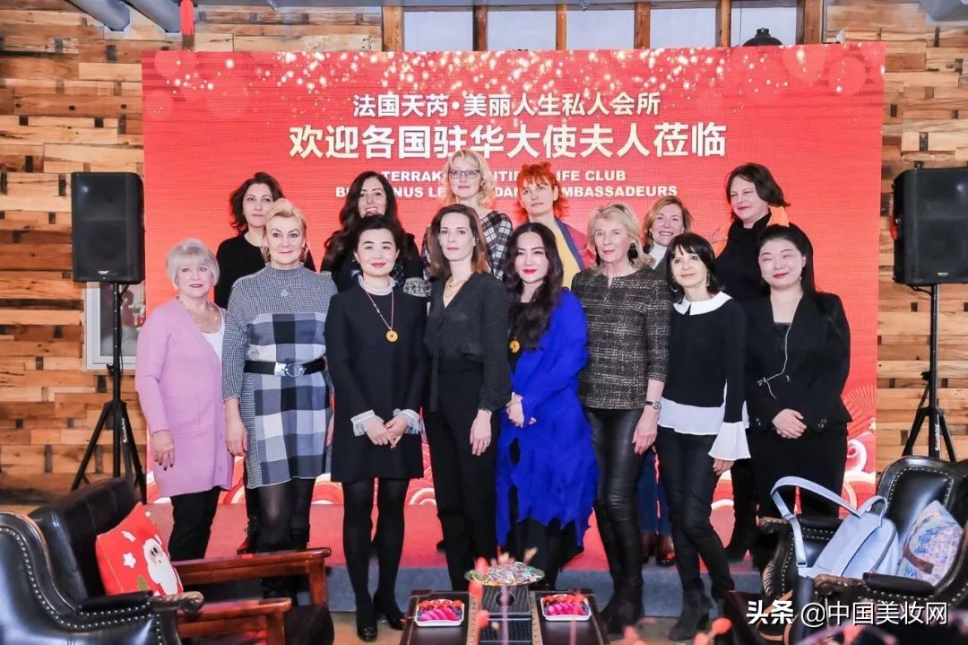 怎样的品牌基因,竟吸引这个“超级名媛团”为法国天芮打Call?