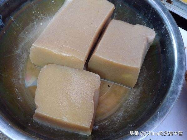 魔芋豆腐简单易做美味可口,魔芋豆腐怎么弄又脆又好吃