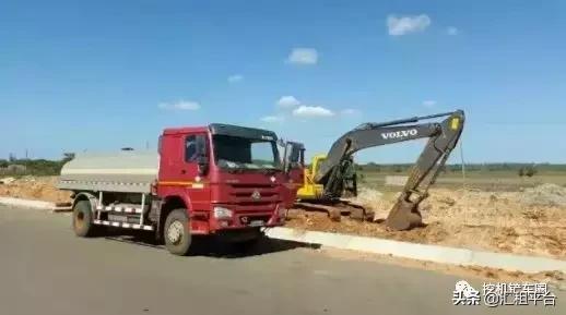 因收非洲学徒管教不当，差点导致挖机驾驶员师傅坐牢