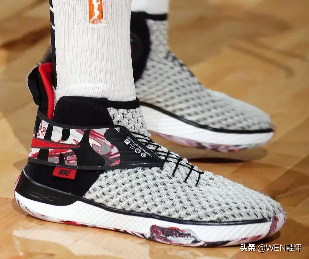 字母哥球鞋nike价格,字母哥nike黑白绿