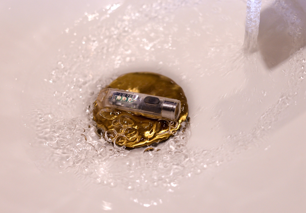 迷你手电超亮款测评,迷你小太阳551手电筒测评