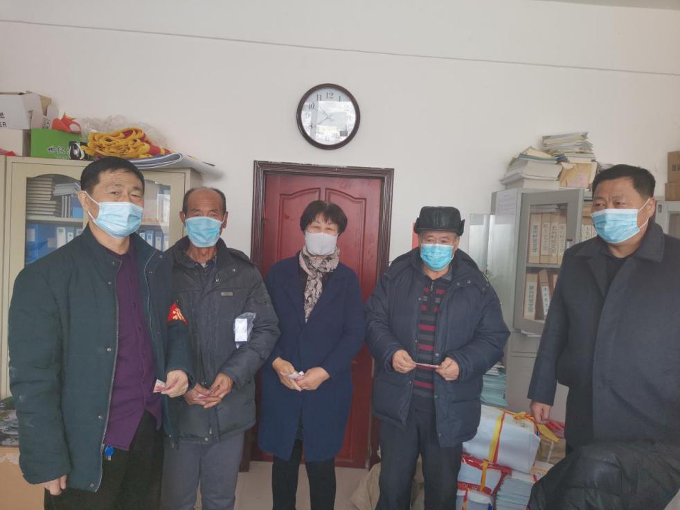 网格员全力以赴应对寒潮,网格员众志成城抗疫