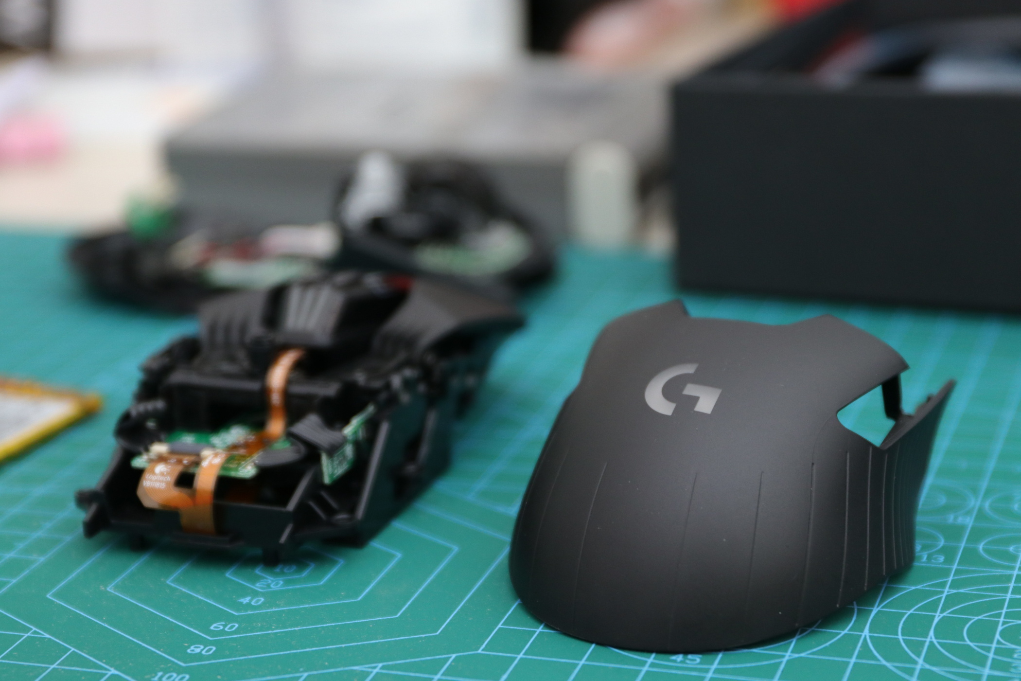 罗技g903电竞游戏双模无线鼠标,罗技g903鼠标坏了怎么自己维修