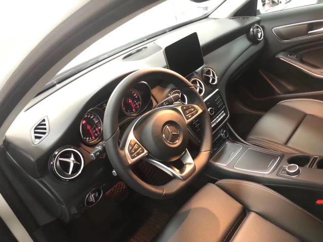 奔驰gla2004matic,奔驰gla200时尚款值得购买吗