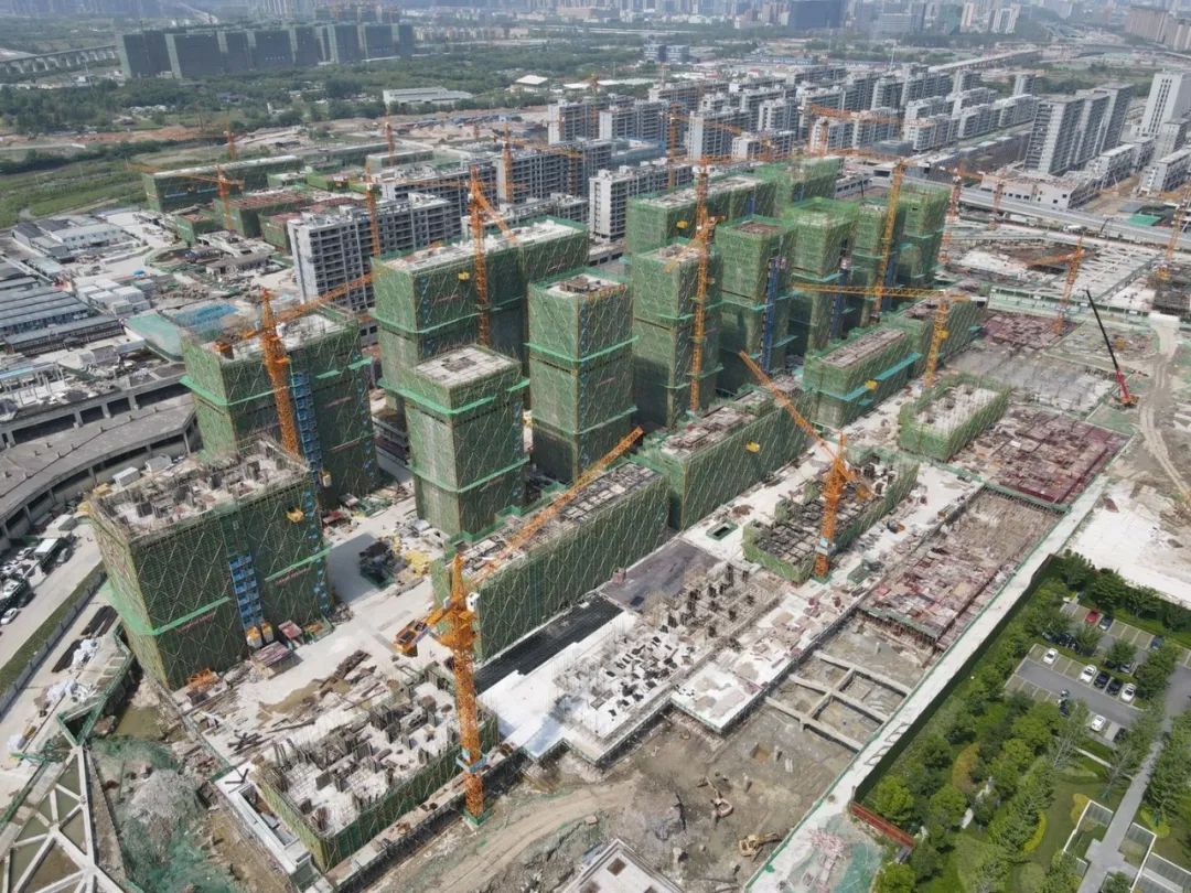 未科拼杀倒计时，倒挂2万+的天空之城、蒲荷芸邸，如何选？