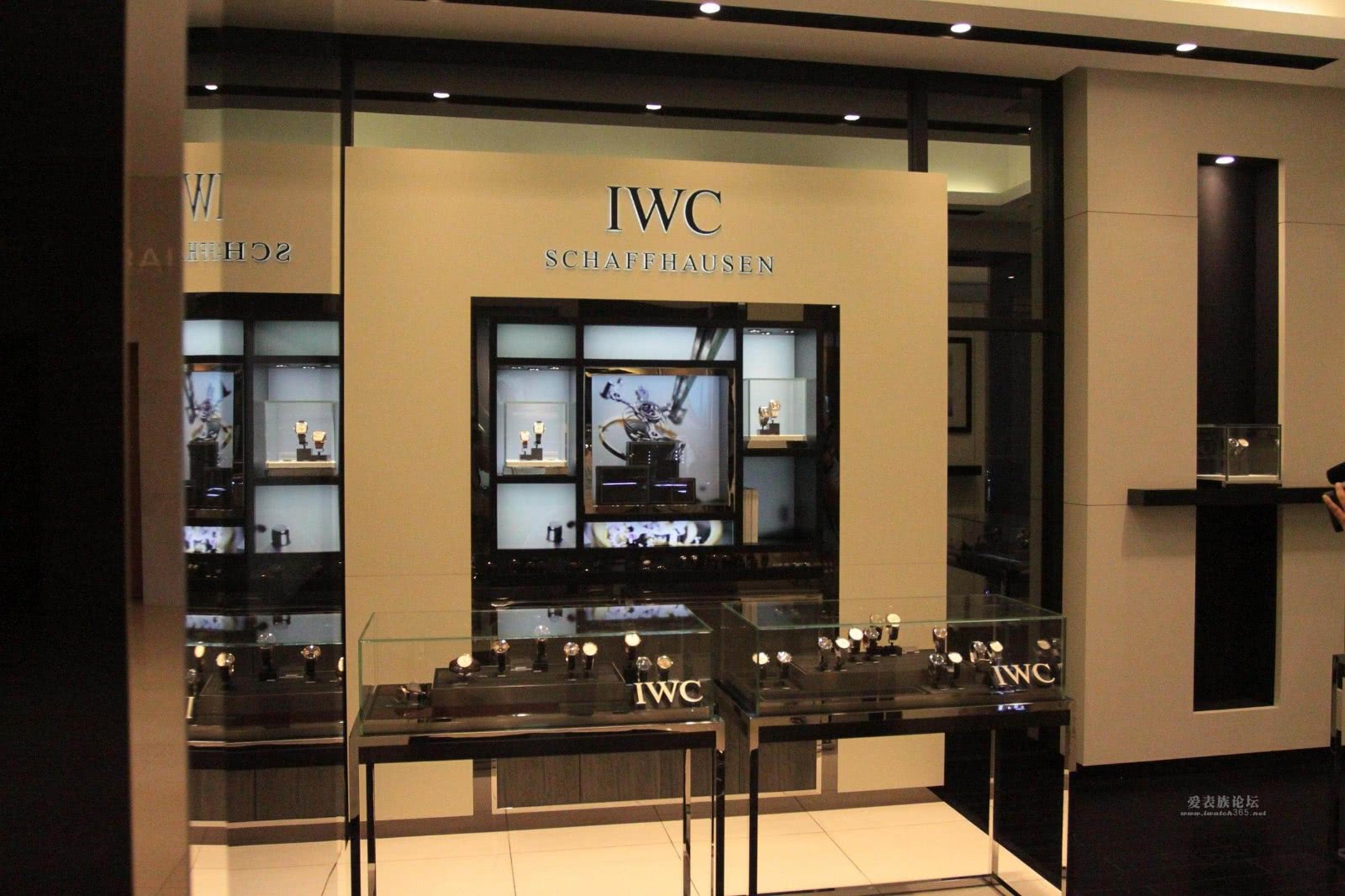 万国手表划痕可以保修么,万国手表维修中心除锈