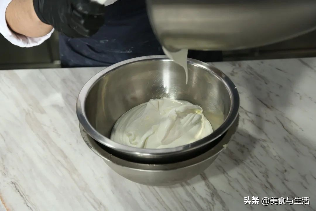 草莓奶油蛋糕教程来了你学会了没,韩国草莓蛋糕