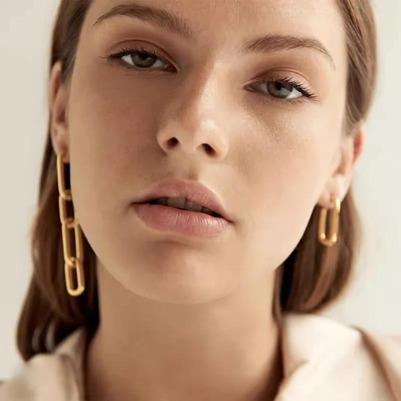 看一下明星的穿衣搭配,一起来看看明星的时尚搭配