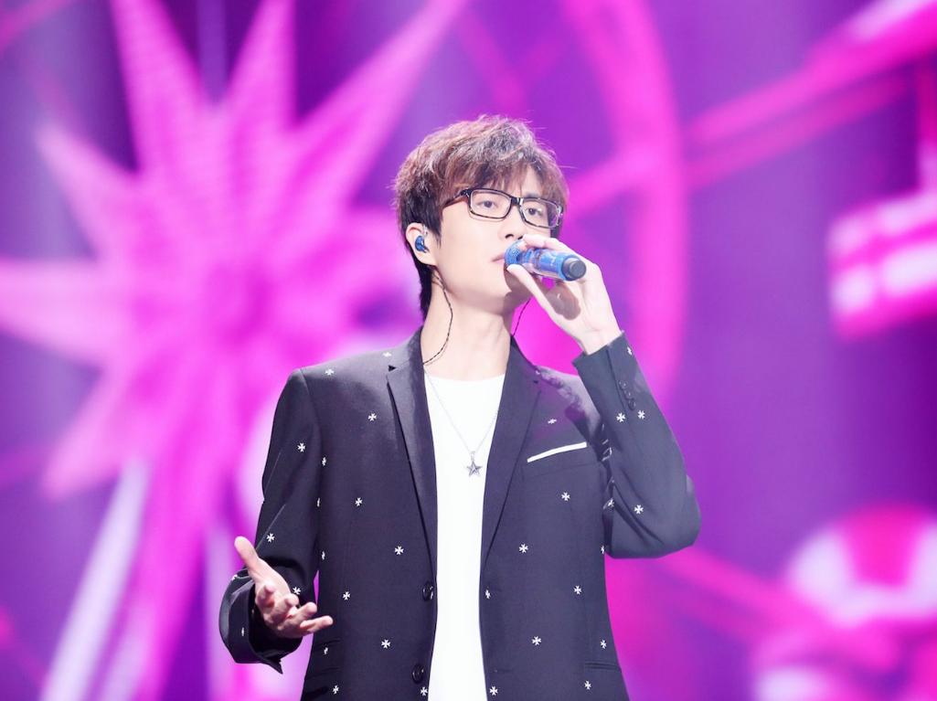 明星唱歌忘歌词视频,明星唱歌忘歌词合集