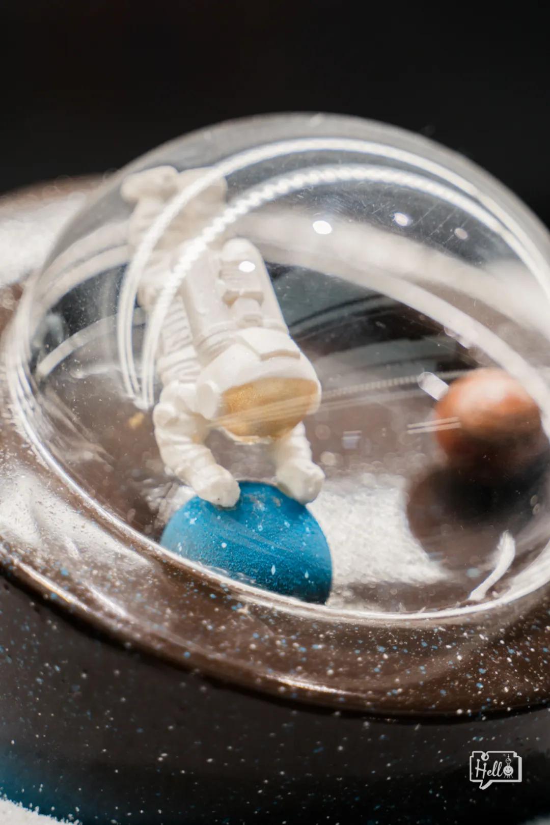 好利来售货小哥哥,好利来lab店服务员