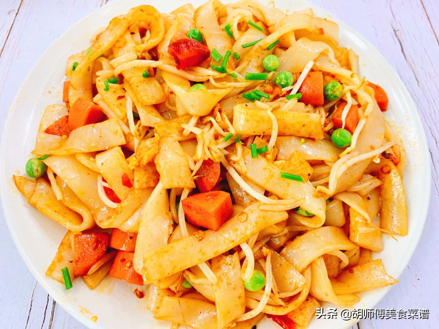 炒粉出锅前放什么油,炒粉要不要热油下锅