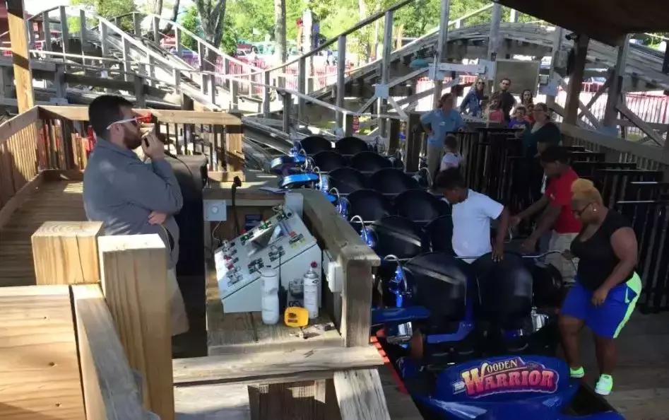 游乐场上班是什么体验,游乐园工作怎么样