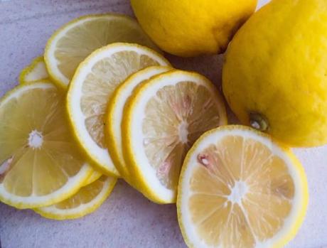 冻干柠檬水用温水泡还是用开水泡,开水泡柠檬水制作方法