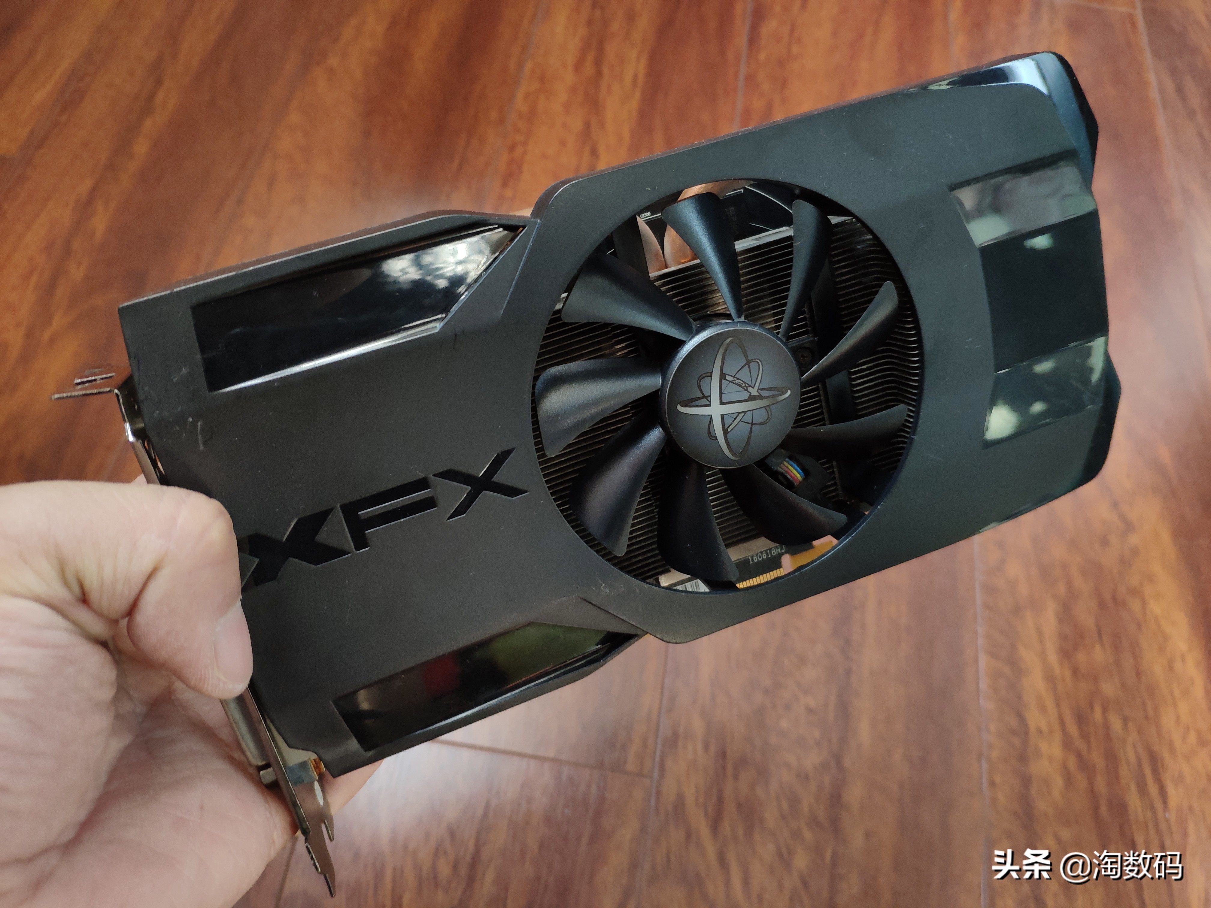碎纸片卷进显卡风扇轴承？！WD40防锈液+小牙签完美解决咆哮风扇