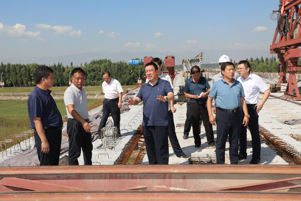 县长李培华督导部分重点项目建设,县长李军调研城市重点项目