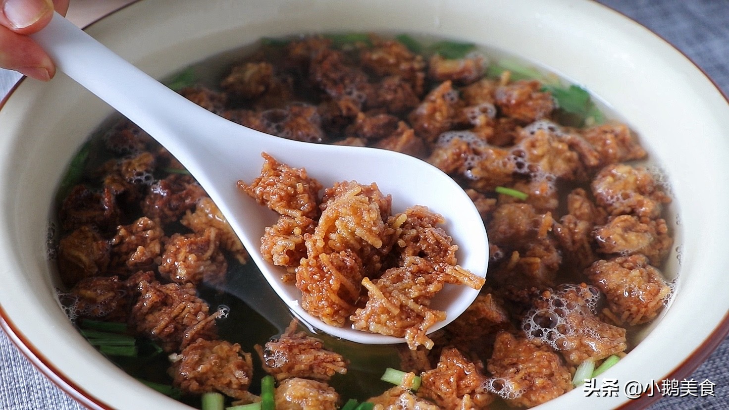 年夜饭粉条丸子的做法,年夜饭丸子怎么吃