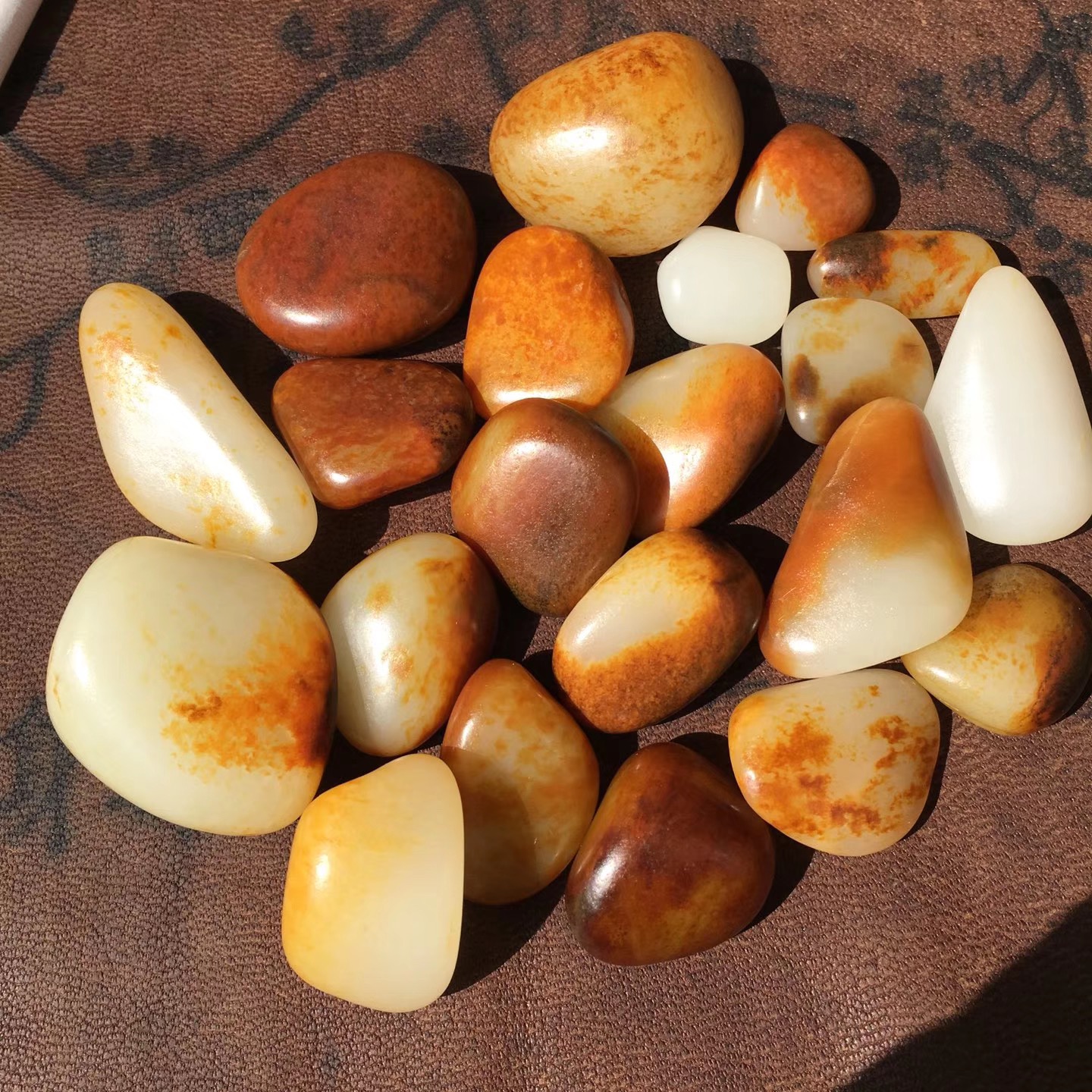 人养玉的方法视频,人养玉玉养人翡翠如何越戴越绿