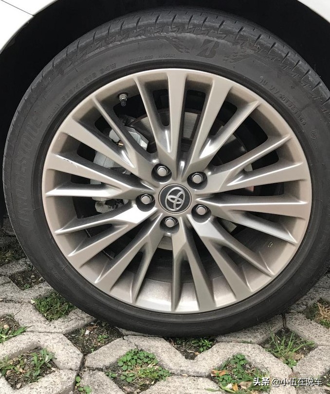 提车丰田凯美瑞2.0豪华版,丰田凯美瑞2.5l混动试驾车出售