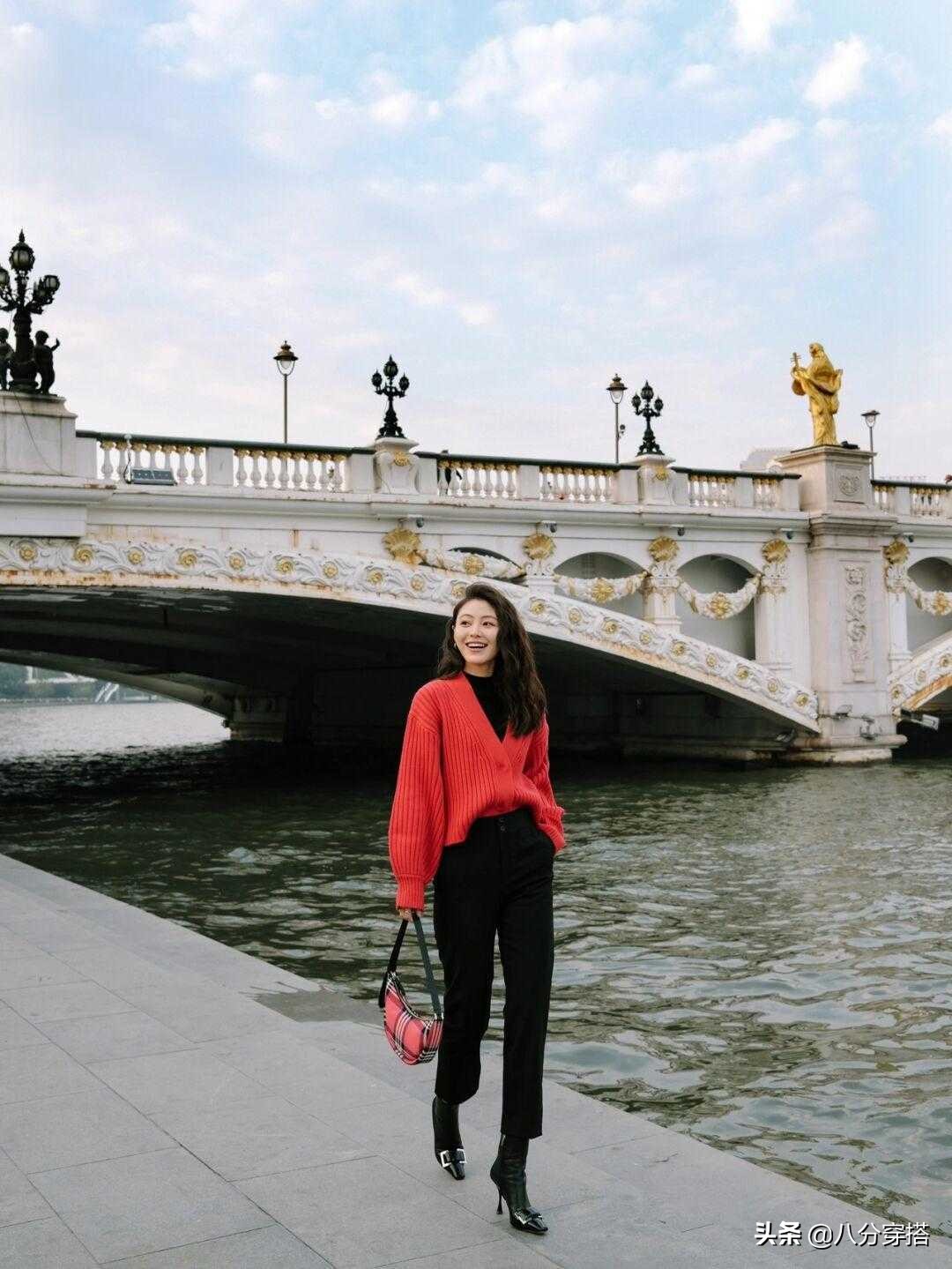 显白气质又柔软渐变慵懒风毛衣,女人穿长款毛衣怎么搭配好看