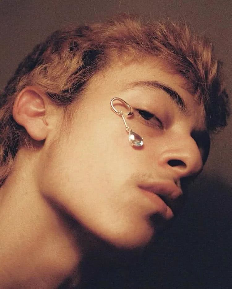 比起Ambush处了什么“对象”,我更关心这些小众配饰品牌何时上新