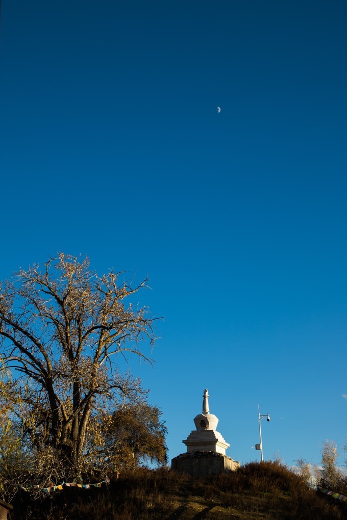 消失的地平线上的“香巴拉”和“女儿国”（二）