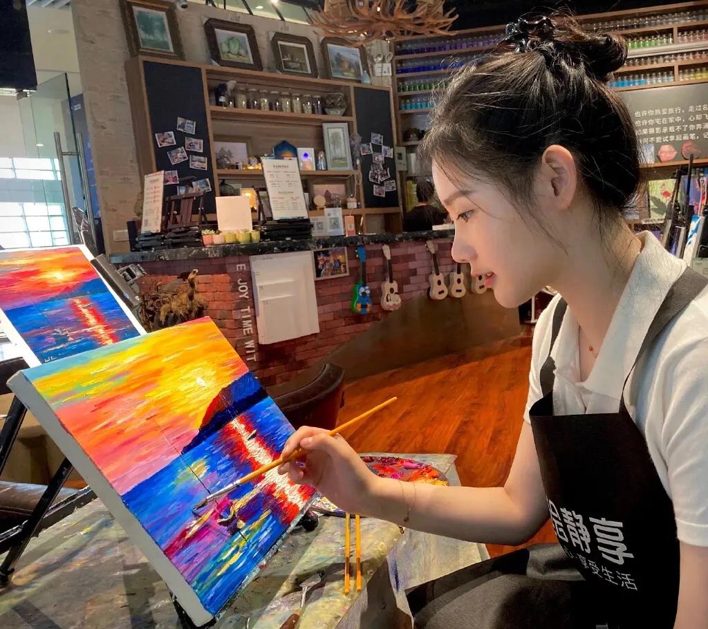 身高177的“蜜桃甜心”,大长腿搭配沙漏身材,好身材需要肌肉