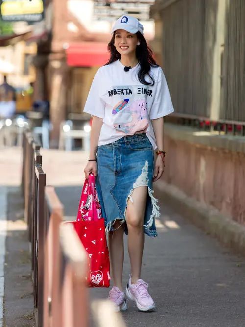 19岁拍了三部电影被抓,18岁拍三部电影被抓