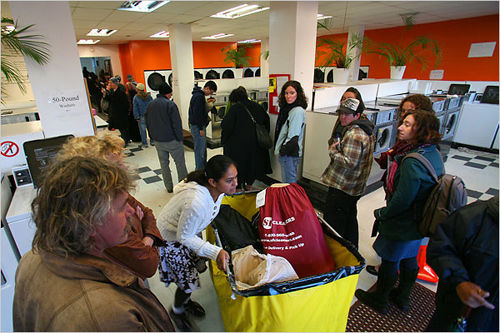 日本人为啥喜欢去自助洗衣店,日本人投币式洗衣房