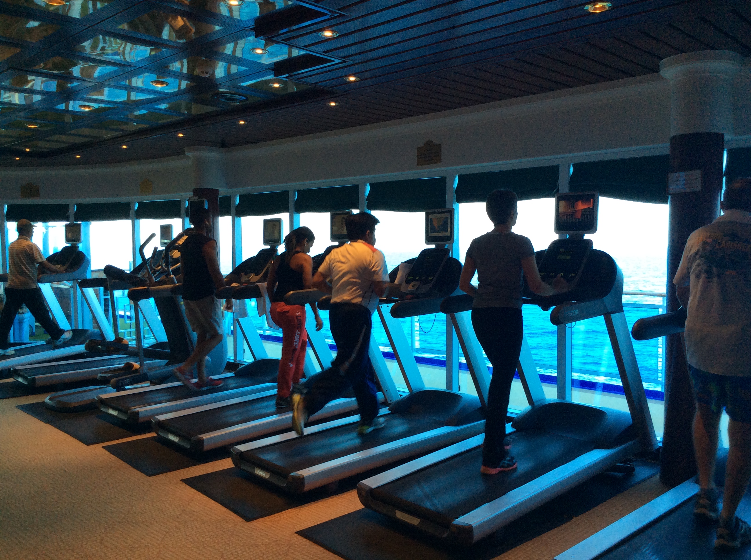 邮轮旅游最佳度假方式,邮轮旅游必备攻略视频大全