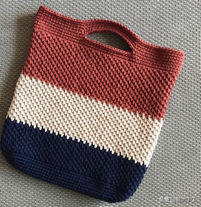 简单漂亮的小包包钩针教程,韩国钩针钩桌布花样教程
