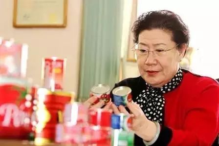 退休女工靠抱大腿年入76亿!清华北大,果然都不如胆子大?