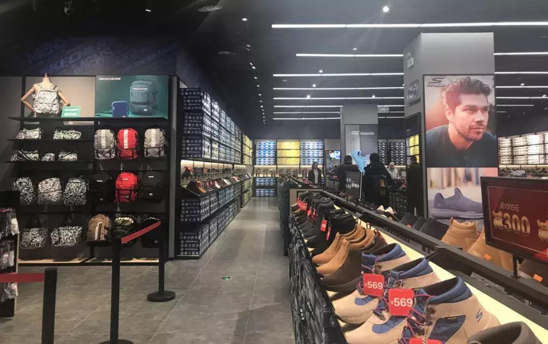 斯凯奇与阿迪达斯竞争,斯凯奇和阿迪耐克哪个更好